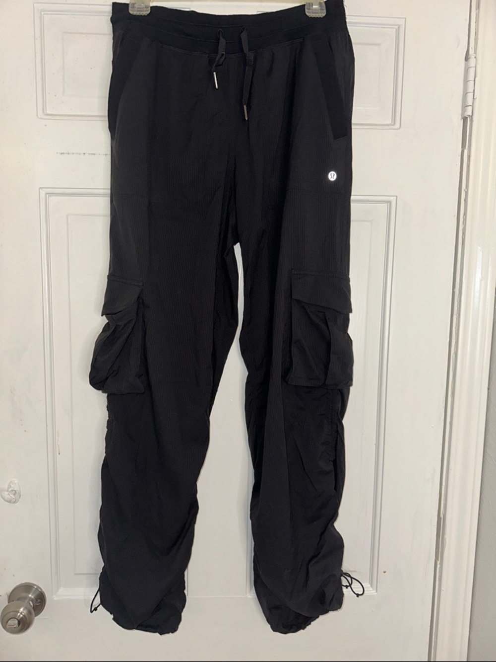 Lululemon dance studio Relaxed fit Mid- rise cargo pant Sz  M Black